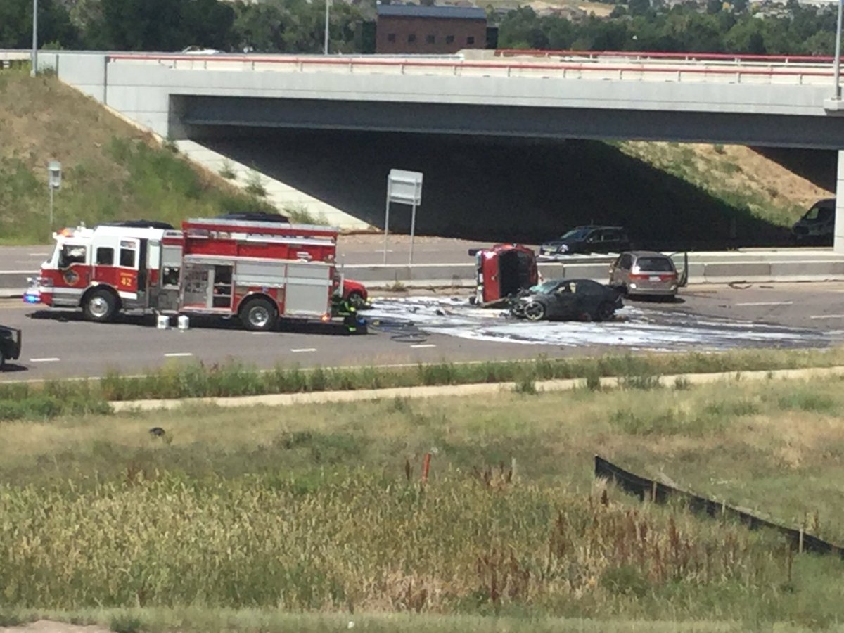 Northbound Parker Road closed at E470 for 5 vehicle crash